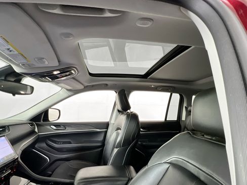 Used 2022 Jeep Grand Cherokee Limited image 21