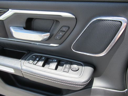 Used 2022 RAM 1500 Laramie AWD/4WD image 25