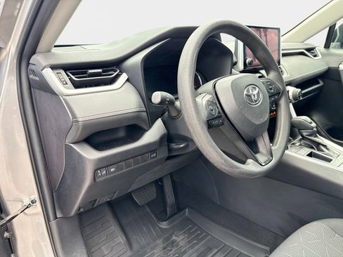 Used 2023 Toyota RAV4 XLE w/ Convenience Package image 18