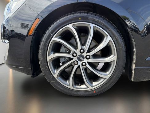 Used 2019 Lincoln MKZ Reserve w/ Reserve Plus Package AWD/4WD image 9