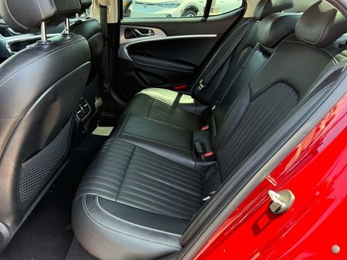 Used 2022 Genesis G70 3.3T RWD image 26