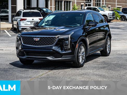 Used 2025 Cadillac XT4 Premium Luxury FWD image 4