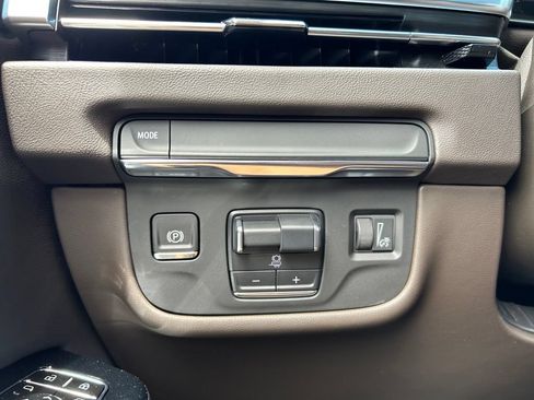 Used 2025 Cadillac Escalade Premium Luxury RWD image 64