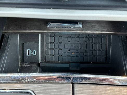 Used 2024 Ford Expedition Limited image 24