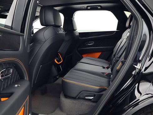 New 2025 Bentley Bentayga image 44