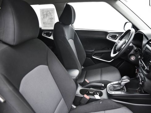 Used 2023 Kia Soul LX w/ Option Group 015 image 13