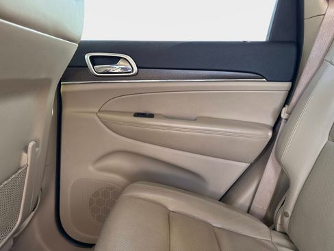 Used 2017 Jeep Grand Cherokee Limited w/ Luxury Group II RWD image 17