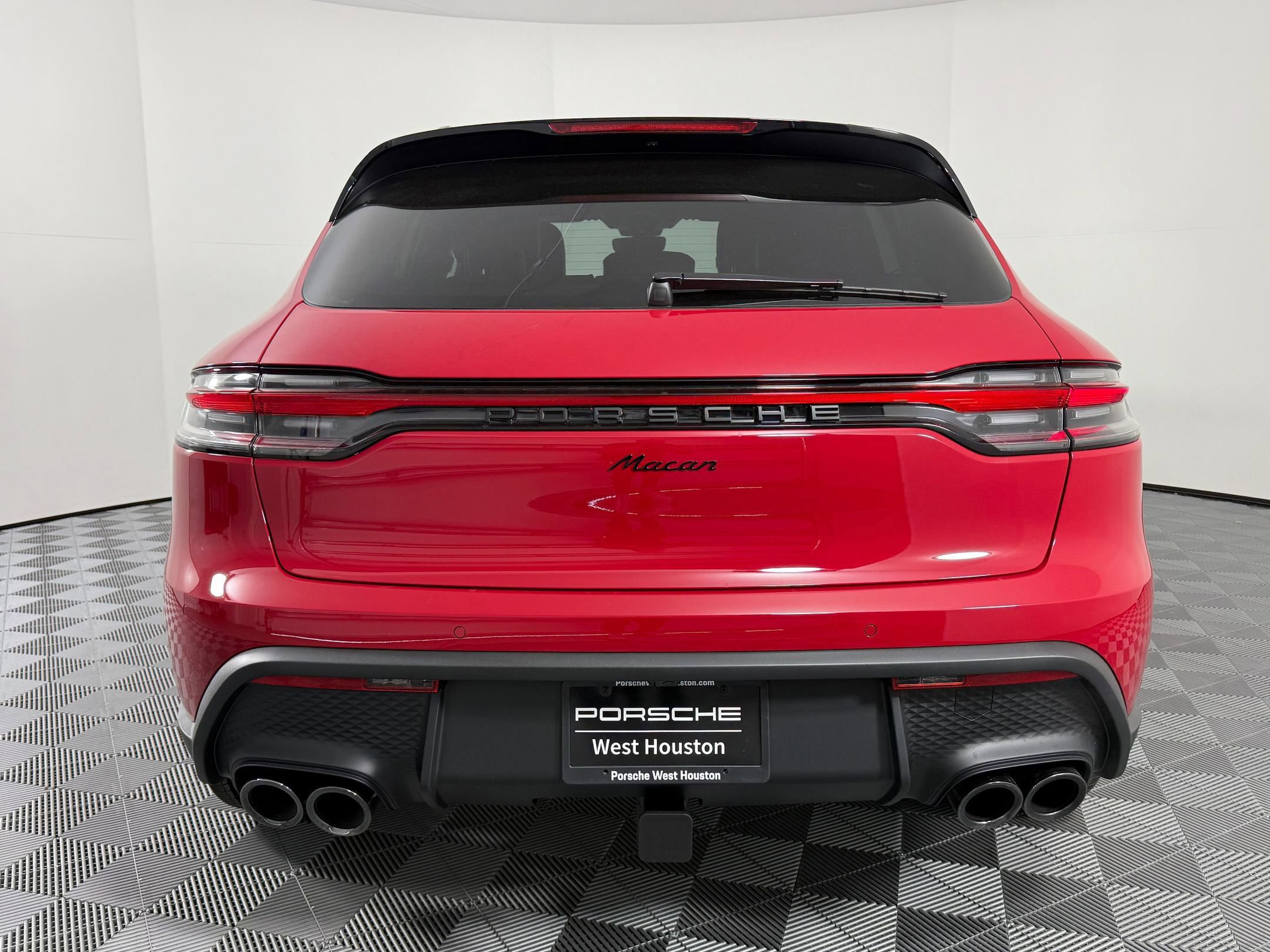 Certified 2026 Porsche Macan AWD/4WD image 10