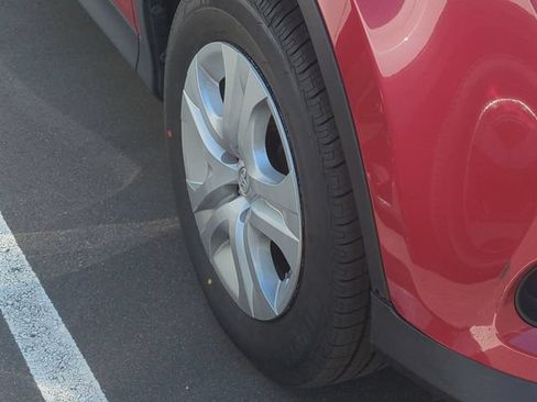 Used 2015 Toyota RAV4 LE FWD image 7