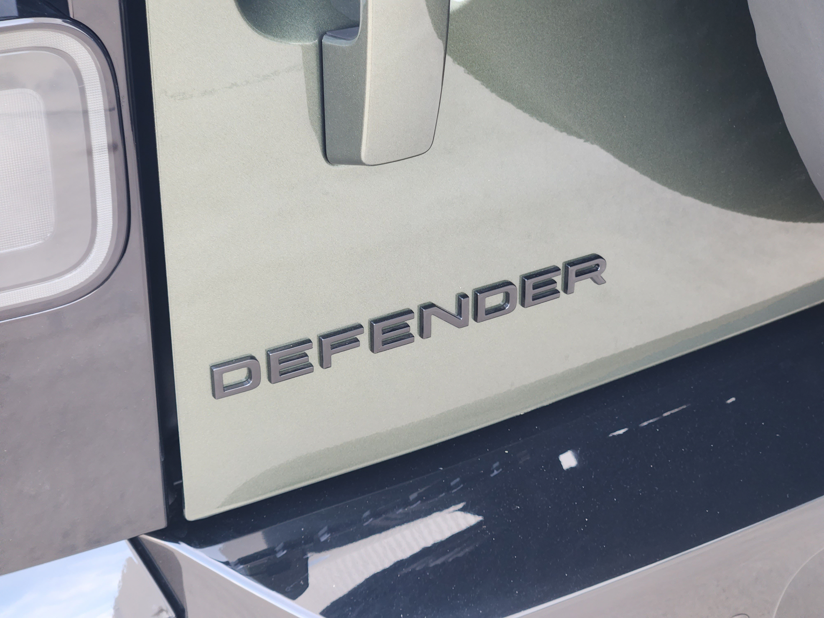 New 2026 Land Rover Defender 110 X-Dynamic SE AWD/4WD image 11