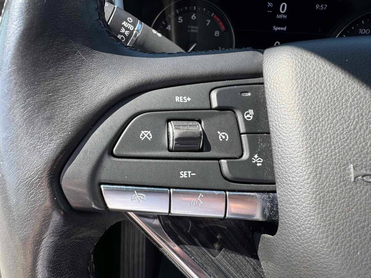 Used 2020 Cadillac XT6 Premium Luxury FWD image 20