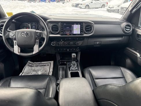 Used 2023 Toyota Tacoma TRD Sport image 2