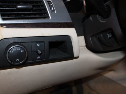 Used 2007 Cadillac Escalade AWD w/ Climate Package image 10