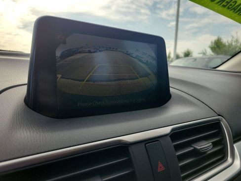 Used 2018 MAZDA MAZDA3 Sport FWD image 28