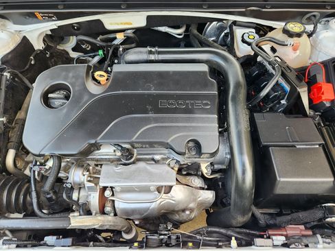 Used 2021 Chevrolet Malibu LT FWD image 29