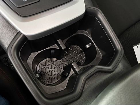 Used 2023 Toyota RAV4 SE image 15