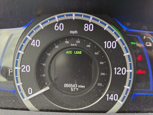 Used 2017 Honda Accord Touring image 9