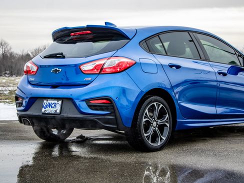 Used 2019 Chevrolet Cruze LT w/ Convenience Package image 14