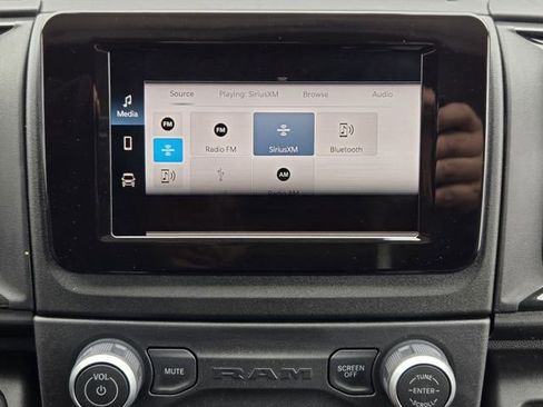 Used 2025 RAM ProMaster 2500 w/ Convenience Group image 17