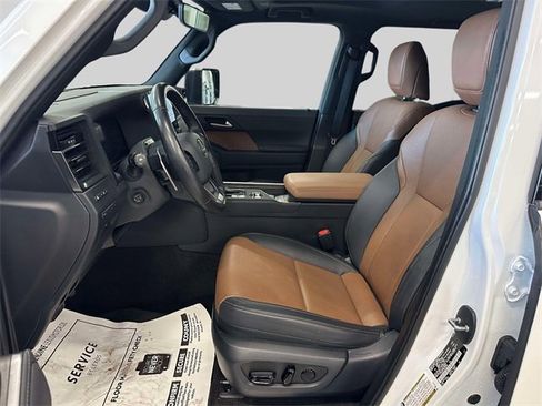 Used 2024 Lexus GX 550 image 16