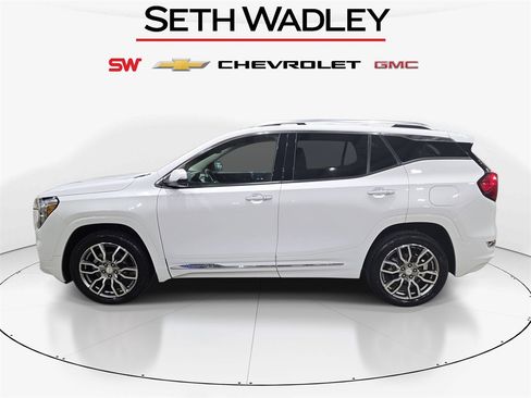 Used 2024 GMC Terrain Denali image 4