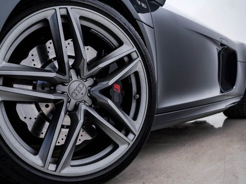 Used 2015 Audi R8 V10 w/ Full Leather Package image 5