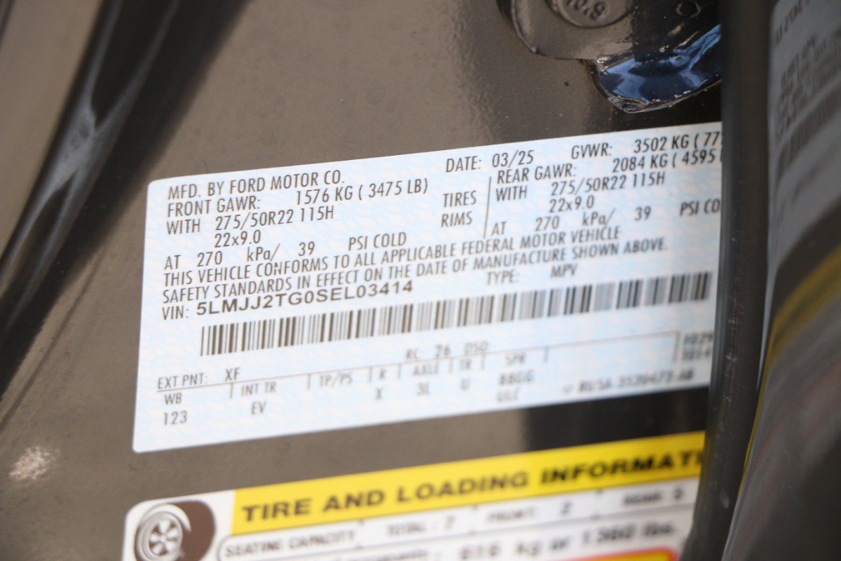 Used 2025 Lincoln Navigator Black Label AWD/4WD image 30
