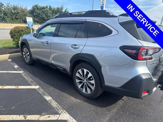 Used 2025 Subaru Outback Touring AWD/4WD image 4