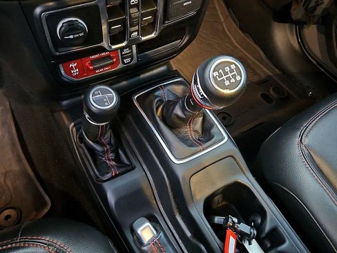 Used 2022 Jeep Gladiator Rubicon w/ LED Lighting Group image 23