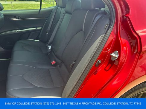 Used 2022 Toyota Camry XSE FWD image 11