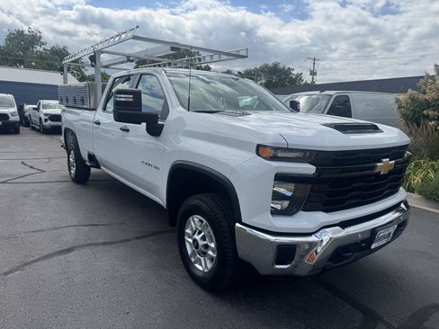 Used 2025 Chevrolet Silverado 2500 W/T w/ WT/CX Safety Package AWD/4WD image 3