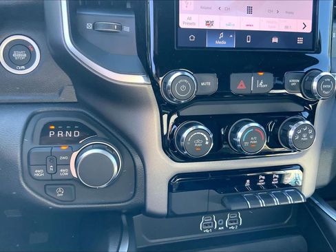 New 2026 RAM 1500 Express AWD/4WD image 17