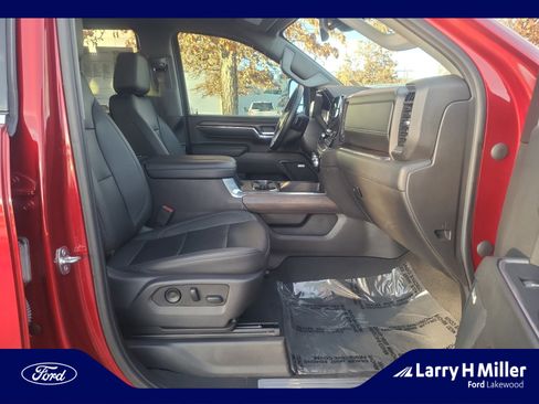 Used 2024 GMC Sierra 2500 SLT w/ SLT Premium Package image 19