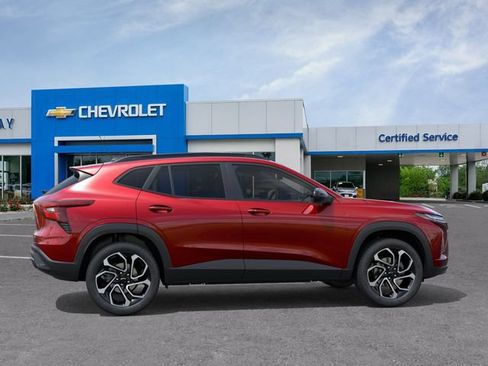 New 2026 Chevrolet Trax RS w/ Driver Confidence Package FWD image 5