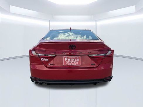Used 2025 Toyota Camry SE FWD image 5