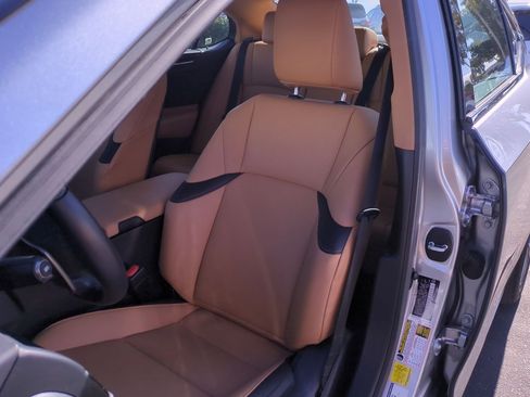 Certified 2025 Lexus ES 350 image 12