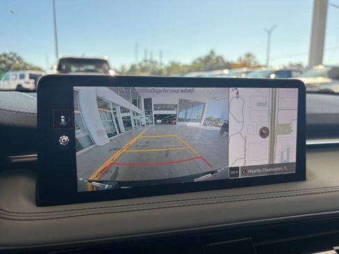 Used 2025 Genesis G70 2.5T image 17