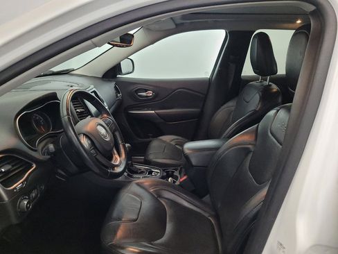 Used 2019 Jeep Cherokee Limited AWD/4WD image 17