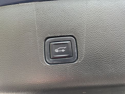 Used 2022 Chevrolet Traverse LT AWD/4WD image 28