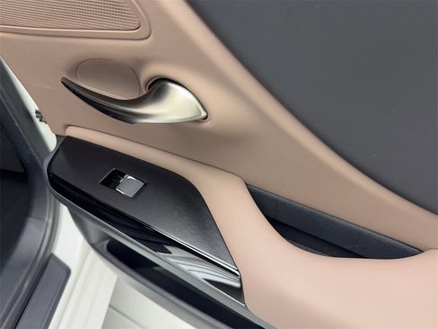 Used 2023 Lexus ES 350 w/ Premium Package image 43