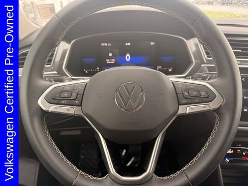 Used 2022 Volkswagen Tiguan SE w/ Panoramic Sunroof Package AWD/4WD image 23