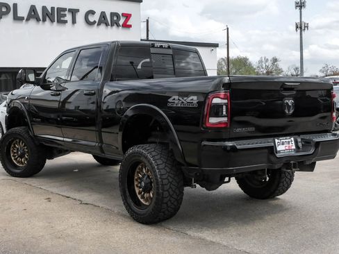 Used 2019 RAM 2500 Laramie w/ Black Appearance Package image 12
