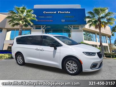 New 2026 Chrysler Pacifica Select