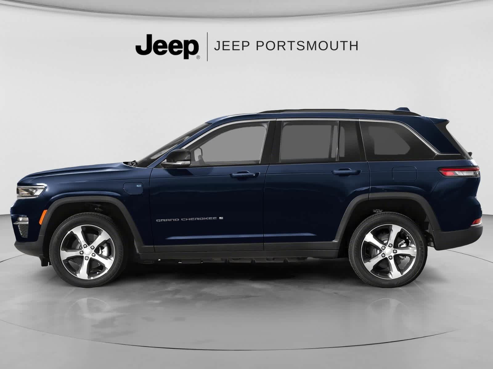 Used 2023 Jeep Grand Cherokee 4WD 4xe image 3