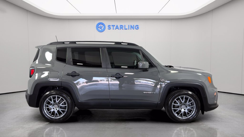 Used 2021 Jeep Renegade Latitude FWD image 11