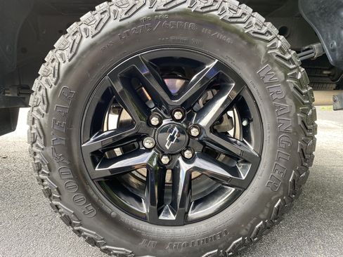 Used 2023 Chevrolet Silverado 1500 Custom Trail Boss AWD/4WD image 19