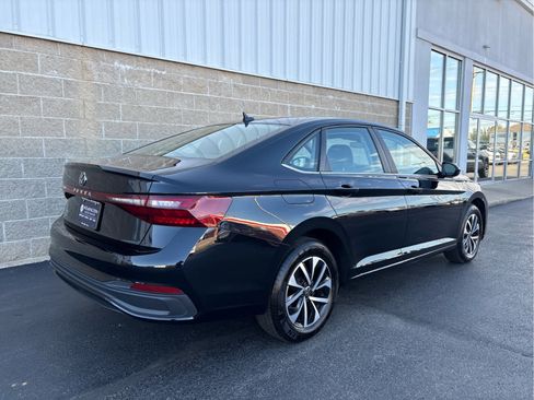 Used 2025 Volkswagen Jetta S image 6