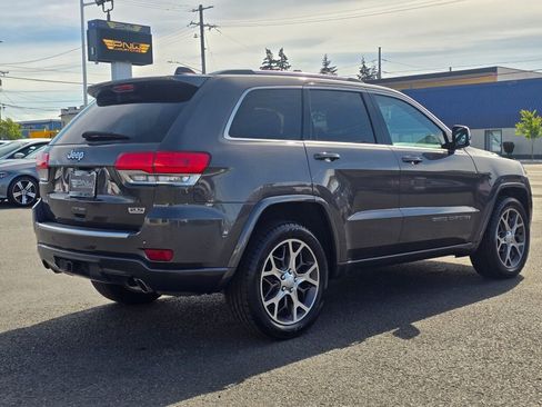 Used 2018 Jeep Grand Cherokee Limited AWD/4WD image 6