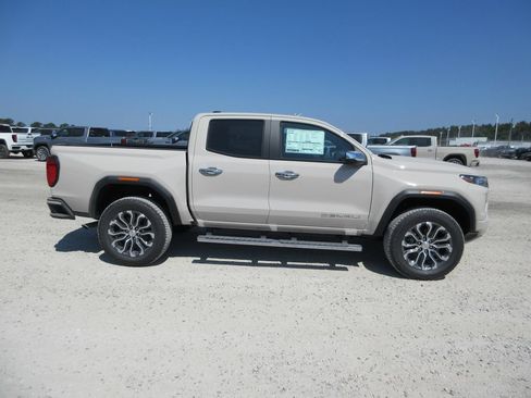 New 2026 GMC Canyon Denali AWD/4WD image 3