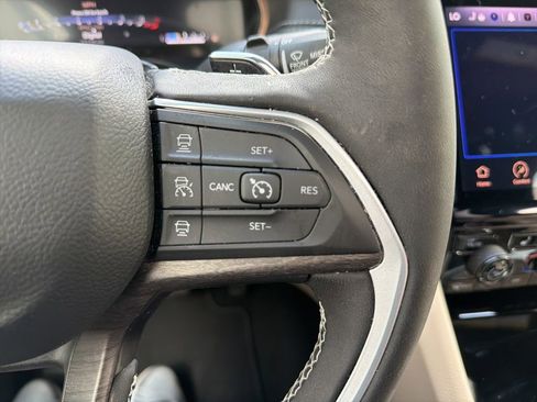 Certified 2025 Jeep Grand Cherokee L Limited w/ Luxury Tech Group II AWD/4WD image 66